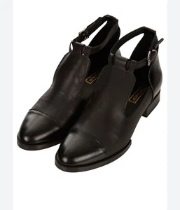 Topshop Katz Black Leather Cut Out Ankle Boots Size 38 US 7-7.5 - Picture 1 of 6