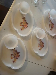 Vintage Federal Milk Glass Blossom Fall Flower Snack Set 4 Plates 4 Cups - Picture 1 of 7