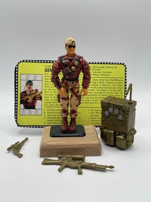 GI Joe 1992 General Hawk, completo con tarjeta de archivo Foto 1 de 4