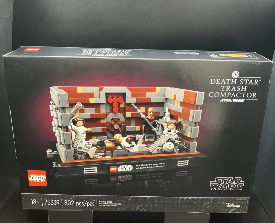 LEGO Star Wars: Death Star Trash Compactor Diorama (75339) - Image 1 of 4