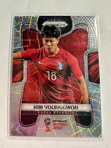 K93.395 - 2018 Panini Prizm Copa del Mundo Prizms Lazer #195 Kim Young-gwon - Imagen 1 de 1