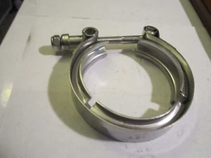 FMR PERFORMANCE 2.5" EXHAUST PIPE V-BAND CLAMP, 304 STAINLESS STEEL DOWNTURN - Foto 1 di 3