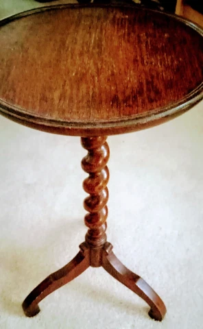 ANTIQUE WALNUT STAND WITH  TWIST CARVING Cover