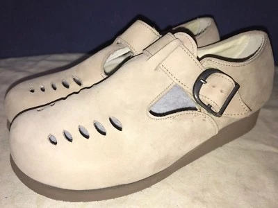 P. W. Minor Orthopedic Beige Buckle Wedge Heel Comfort Shoe 5 B Medium - Image 1 of 4
