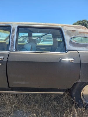 Lincoln Continental Town Car 1975 1976 puerta trasera izquierda carcasa OEM Foto 1 de 4