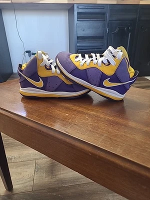 Nike LeBron VIII Lakers Purple And Gold, Kids 1Y Shoes - Image 1 of 4