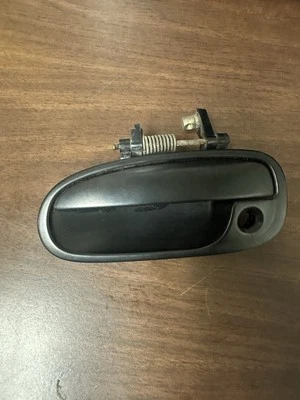 1996-2000 Honda Civic Sedan dianteiro esquerdo motorista maçaneta externa preta - Imagem 1 de 4