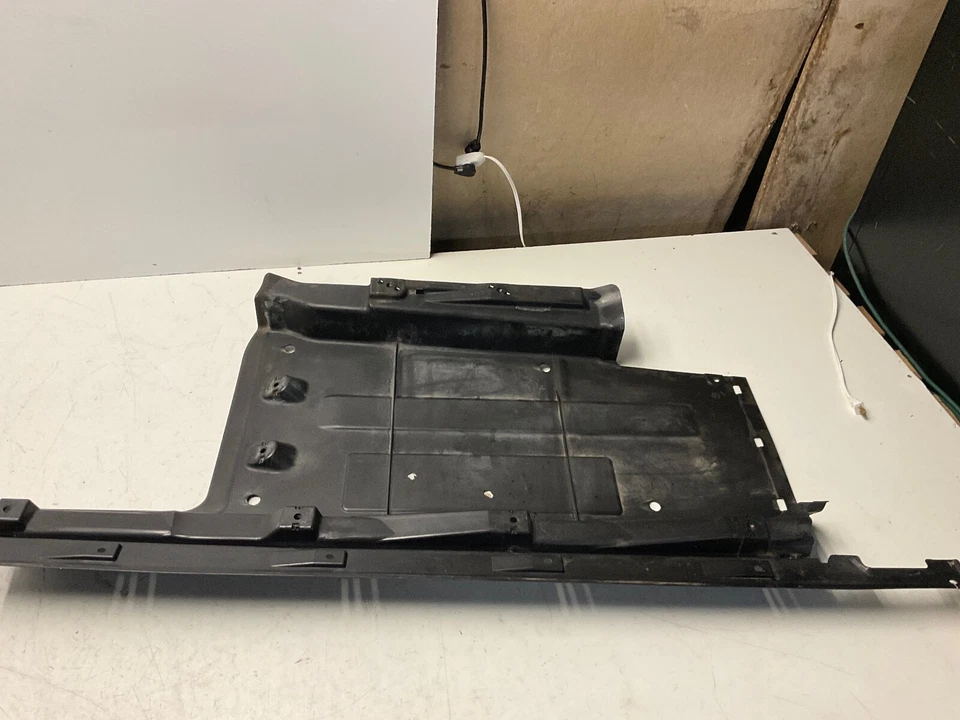 Audi Q5 2009 cubierta suelo derecho 8R0825208B Foto 1 de 4