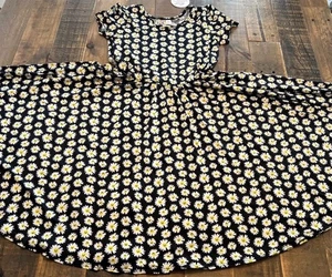 Dot Dot Smile size 8/10 girls happy daisy Cap sleeve twirl dress new - Picture 1 of 4