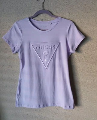 Camisa Guess Mujer Mediana Nueva Lila Clara Elegante Nancy Crew Logo Camiseta Bordada Foto 1 de 4