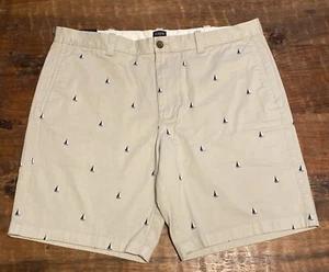 J. CREW Shorts Mens 38 Khaki Chino 9” Inseam Beige Sailboats New - Picture 1 of 5