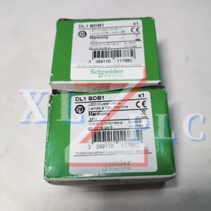 1 PIEZA Nueva Lámpara LED Schneider DL1BDB1 Blanca En Caja* - Imagen 1 de 6