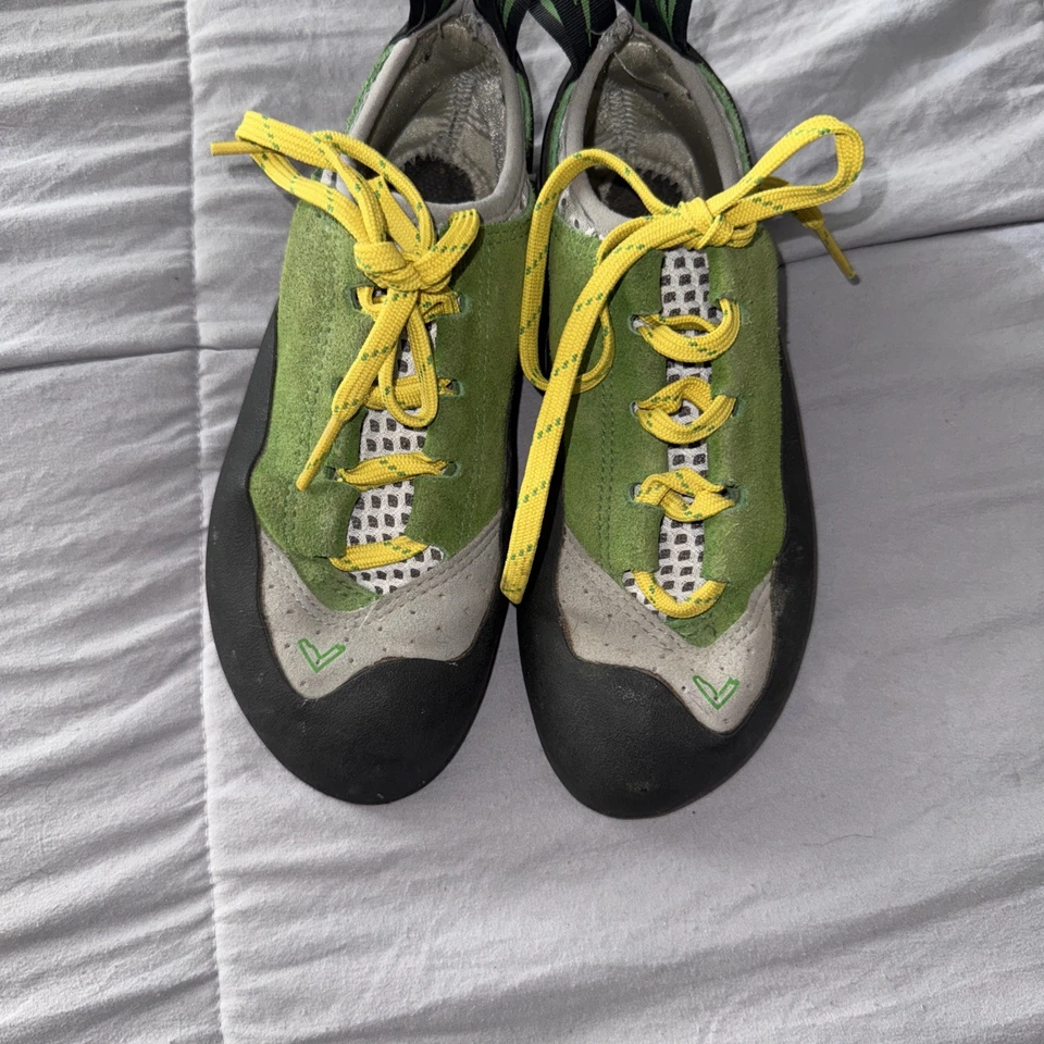 Zapatos de escalada Evolv para niños talla 5,5 negro verde y gris Foto 1 de 4