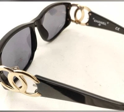 Очки солнцезащитные CHANEL 02461 94305 черные золотистые CC Cocomark Италия - Изображение 1 из 4