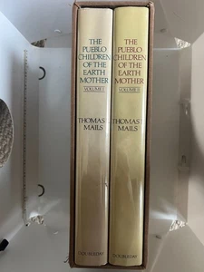 The Pueblo Children of the Earth Mother (1983-Volumes 1 & 2 in sturdy slipcase) - Picture 1 of 24