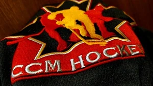 Vintage schwarz Original Eishockey CCM Trikot Top Zustand Größe L/CCM Hocke - Bild 1 von 9