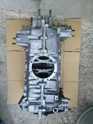 Porsche 911 SC 3.0  MONOBLOCCO- CARTER  Tipo 930/03   Danneggiato Da Arredamento - Image 1 of 4