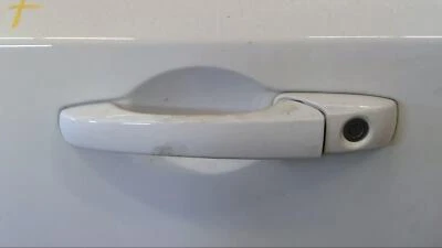 Used Front Left Exterior Door Handle fits: 2014 Jeep Patriot assembly painted do Foto 1 de 4