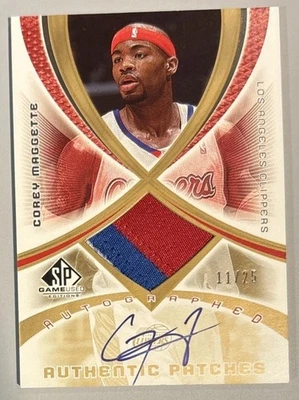 2005-06 SP Game Used Corey Maggette Auto /25 Gold. 3 Color Jersey Patch - Image 1 of 2