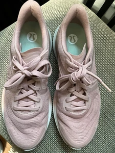 Lululemon Women’s Blissfeel Run 2 Shoes Mink Berry Pink size 11 - Picture 1 of 7