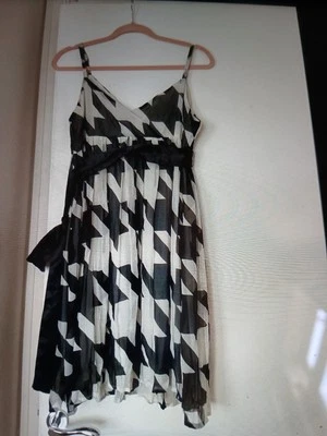Evie Women's Summer party black and white Dress Size 16 - Image 1 of 4