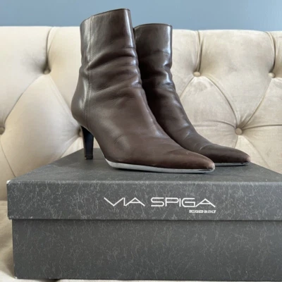 Bota para mujer Via Spiga talla 10 tacón alto marrón punta botines al tobillo Foto 1 de 4