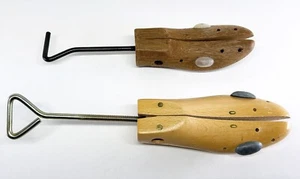 2 Lot - Vintage Wooden Shoe Stretchers / stretcher - Picture 1 of 3
