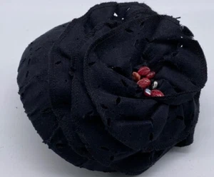 Frank Olive for Gabriel Amar black felt eyelet fascinator w/rosette & red beads - Picture 1 of 4