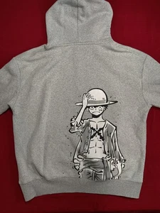 One Piece Hoodie Sweatshirt Men’s Size XL Monkey D Luffy Pull & Bear Gray - Picture 1 of 7