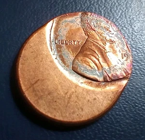 ERROR COIN OFF CENTER PENNY SLIGHT TONING #500 COIN COLLECTION - Picture 1 of 5