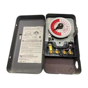 Paragon 4004-71 Clock Operated 24 Hour Time Switch, 208-277V, 60Hz, 4003-00 - Picture 1 of 11