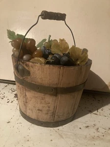Vintage Holzkorb künstliche Trauben - Bild 1 von 15