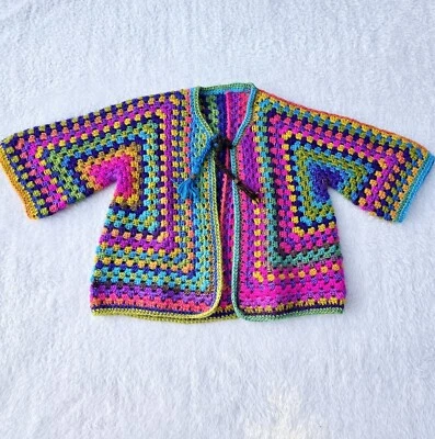 NUEVO Cárdigan Hexágono Arco Iris Abuela Frente Abierto Hecho a Mano Crochet Talla 5-7 Foto 1 de 4