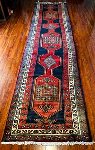 Exquisiter 50er Jahre authentischer Vintage handgeknoteter Läufer 13 x 3 Fuß - Bild 1 von 6