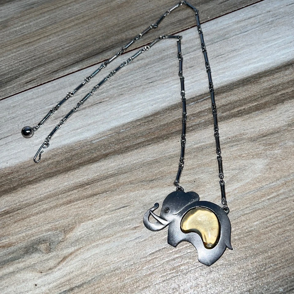 设计项链 GOLD CROWN INC Elephant Lucite 黄水晶肚子  — 第 1/4 张图片