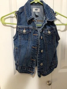 Girls Old Navy Denim Vest Size 6/7 - Picture 1 of 2