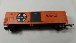  Bachmann HO scala 50 piedi ""Santa Fe"" SFRC 55360, vagone treno merci - Foto 1 di 9