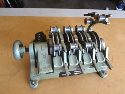 Empalmadora de película vintage Moviola SZD-SPEC 16 mm edición modelo 48707 Foto 1 de 4