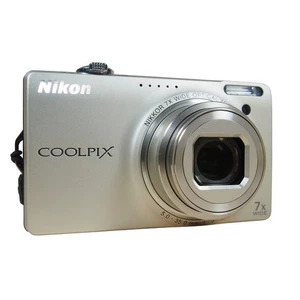 Nikon Coolpix S6000 14.2MP Digital Camera Bundle Silver w/Charger + Battery EUC - Picture 1 of 9
