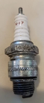 CHAMPION k17 SPARK PLUG  - Vintage untested sparking plug k-17 - Image 1 of 4