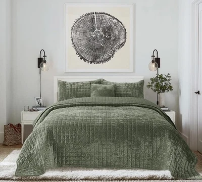 Quilt Set California King 106x118 Velvet 3 Pieces with 2 Pillow Shams - Arm - Image 1 of 4