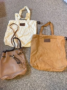 NEW OWEN BARRY real leather Handbag plus dust bag and beach / duffle bag - Picture 1 of 3