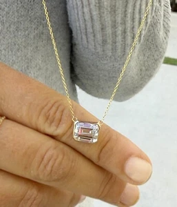 Colgante y cadena de diamantes talla esmeralda de oro blanco macizo de 14 k con certificación IGI 3,50 quilates - Imagen 1 de 10
