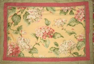 Hand Made Floral Checkered Double Border Queen/King Size Pillow Shams Set (2) - Bild 1 von 4