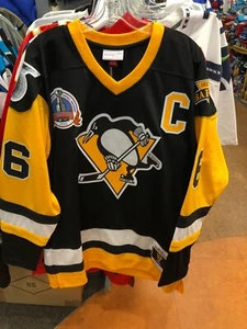 CAMISETA NEGRA MITCHEL & NESS DE PITTSBURGH PENGUINS MARIO LEMIEUX 1991 - Imagen 1 de 10