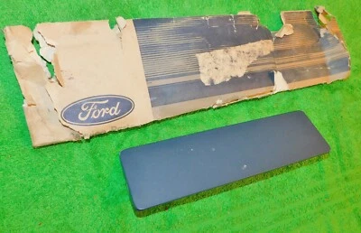 1978 1979 Lincoln Mark V Diamond Jubilee Edition NOS FRONT FENDER SIDE LOUVER - Image 1 of 4