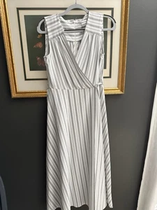 Calvin Klein Faux Wickelkleid Gr. 8 weiß grau gestreift neutral lang  - Bild 1 von 3
