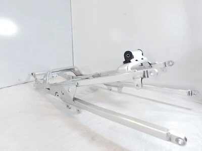 Yamaha YZFR6 YZF R6 1999 2000 2001 2002 subchasis de asiento trasero sección trasera Foto 1 de 4
