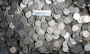 Lot of 200 - 1938 - 1961 Jefferson Nickel 5¢ Circulated - No Silver War Nickels - Picture 1 of 3