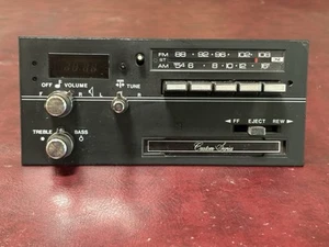 MOTOROLA RADIO AM FM VINTAGE CAR STEREO CASSETTE RADIO CUSTOM SERIES JSP22 RARE - Picture 1 of 10